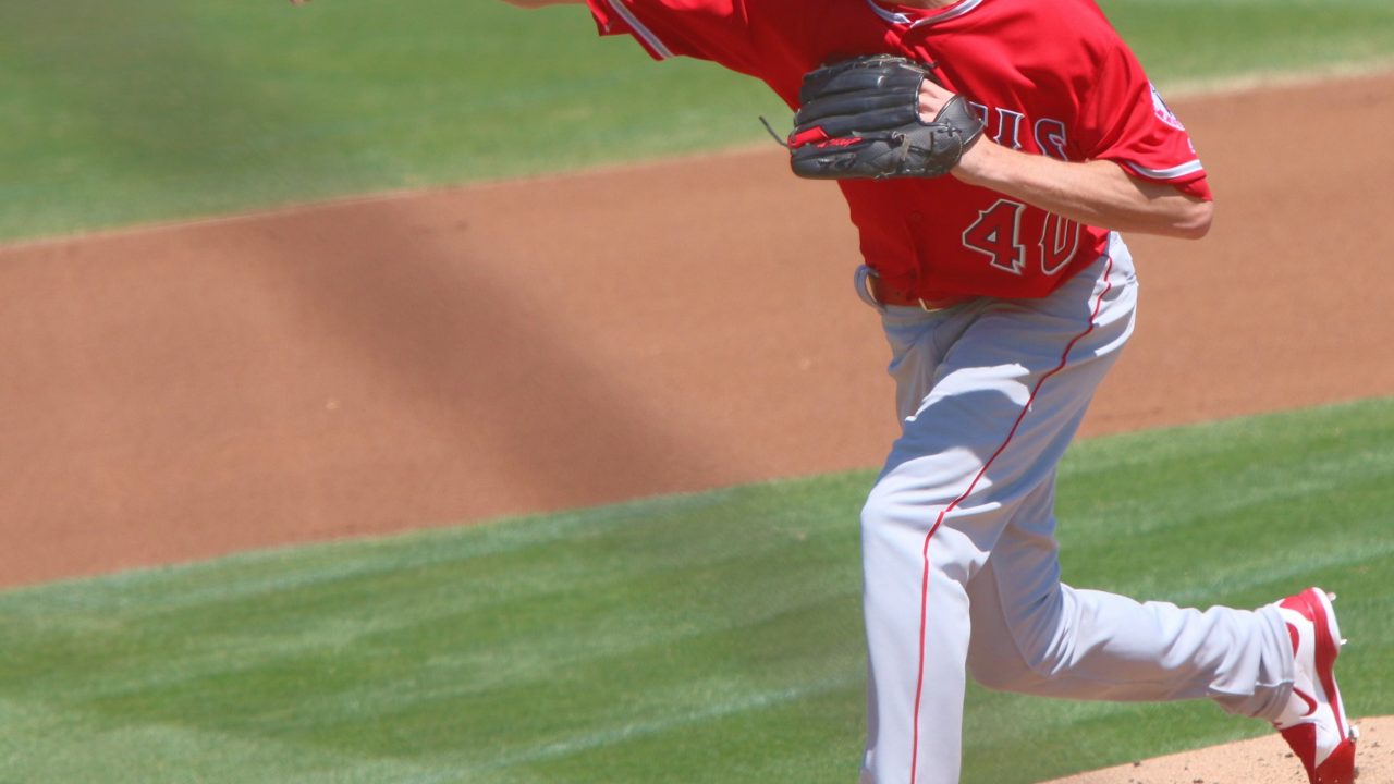 Angels Secure Victory Over Rangers Behind Strong Performances from Trout and Peraza