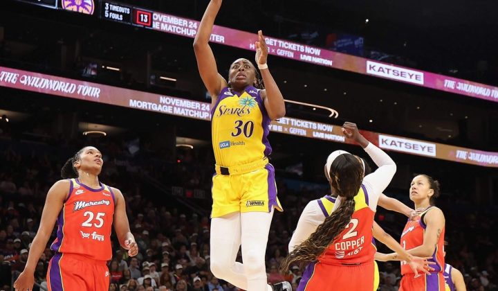 Nneka Ogwumike Climbs to Fifth All-Time in WNBA Scoring, Overtaking Tamika Catchings
