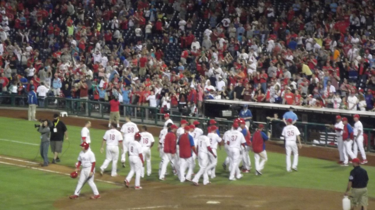 Phillies Rally Late to Edge Dodgers 4-3