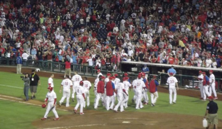 Phillies Rally Late to Edge Dodgers 4-3