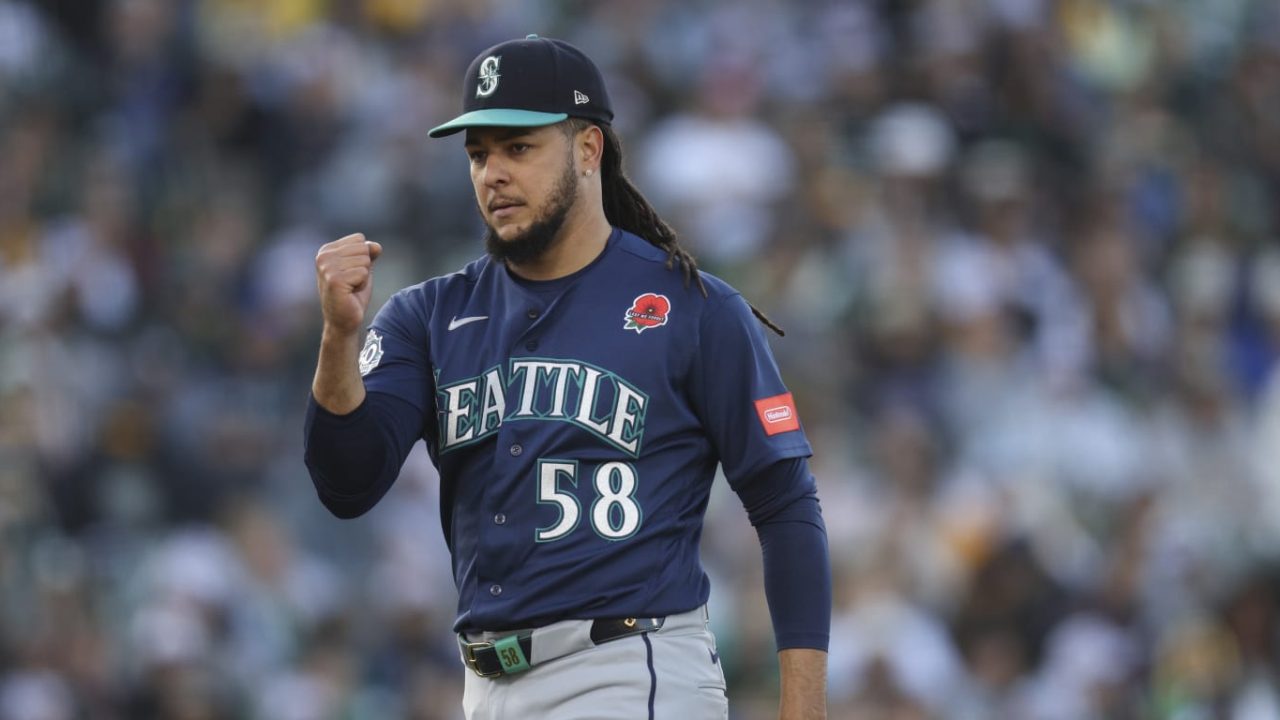Mariners Cruise to Victory, But Castillo’s Frustration Highlights Rotation Dilemma