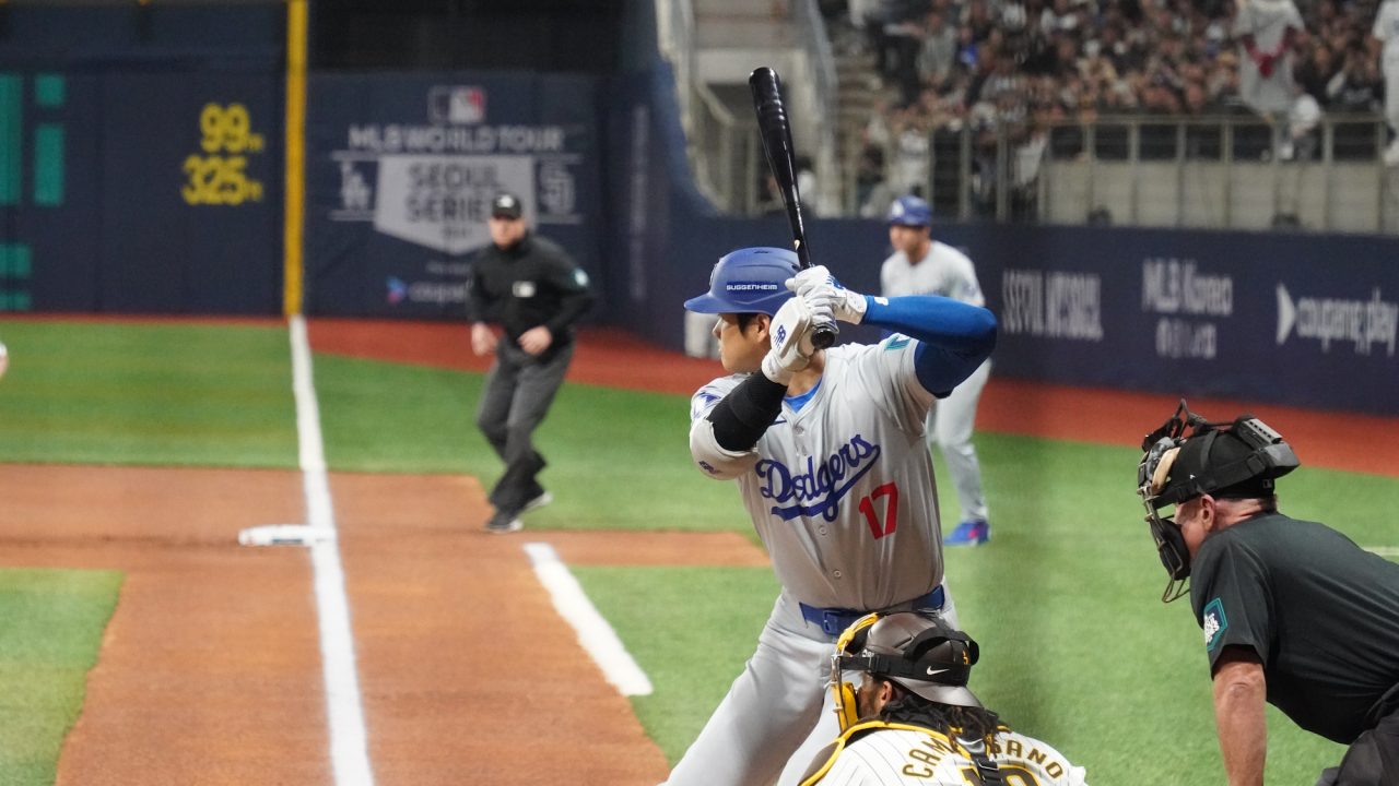 Dodgers Dominate Angels with Nine-Run First Inning