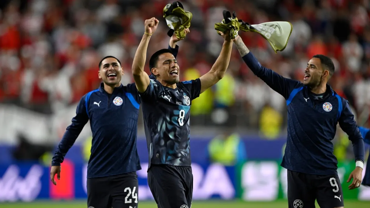 Paraguay Stuns Turkiye, Advances Despite Red Card