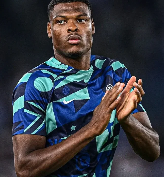 Football Buzz: Dumfries to Real Madrid, Klopp Linked with Germany, Leao’s Future in Focus