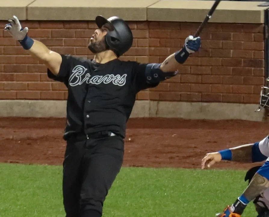 Braves Unleash Offensive Barrage in Dominant 14-3 Victory Over Mets