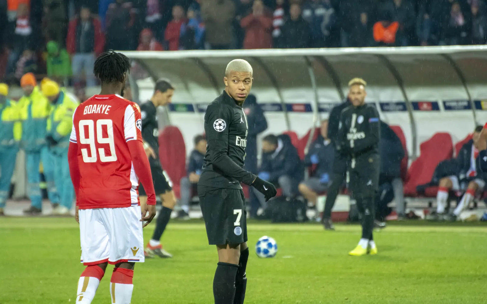 Photo of French footballer Kylian Mbappé and Paraguayan Senator Celeste Amarillo.