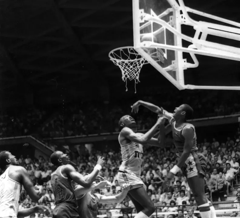 The NBA’s Mid-Season Scramble: Playoff Races Heating Up and Defining Moments
