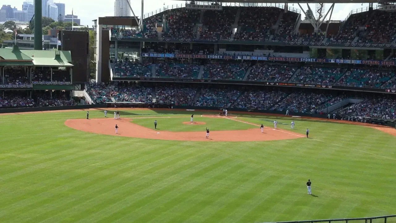 James McCann Powers Diamondbacks Past Dodgers with Two Home Runs