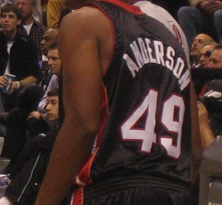 The Milwaukee Bucks’ Mid-Season Adjustment: Navigating Injuries and Maintaining Championship Aspirations