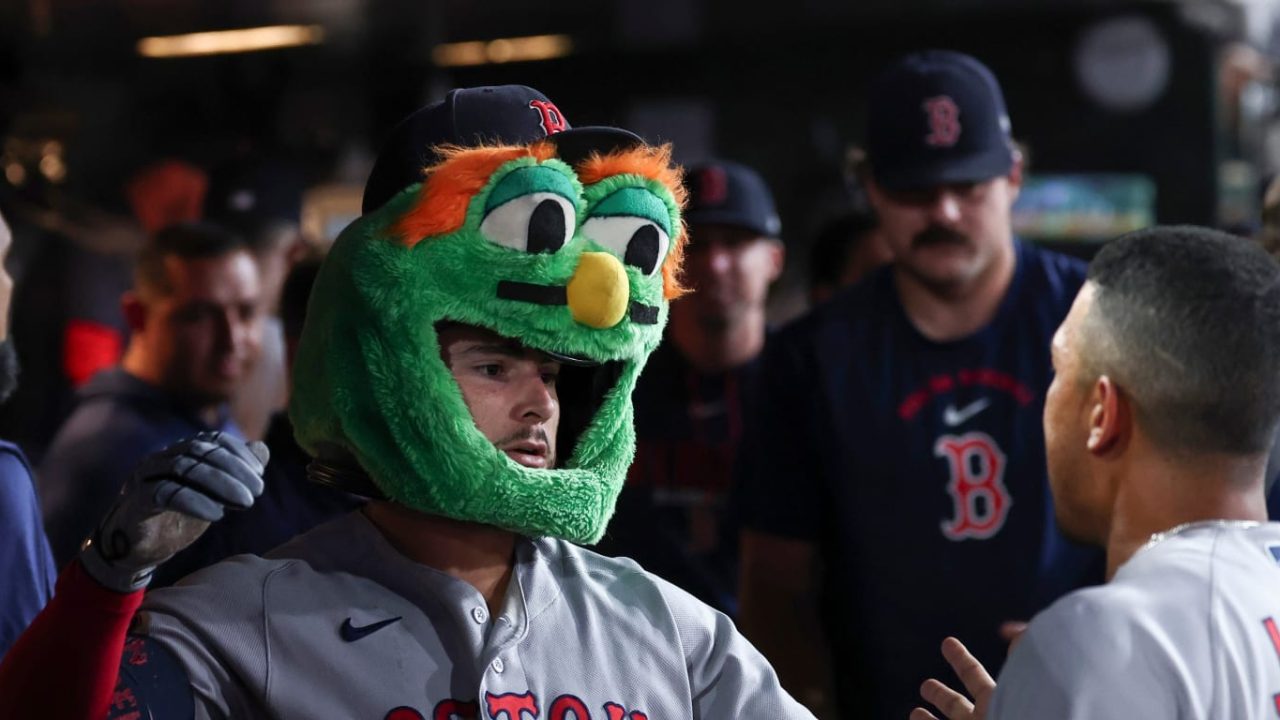 Abreu and Contreras Back-to-Back Homers Power Red Sox Past Athletics, Extend Surge