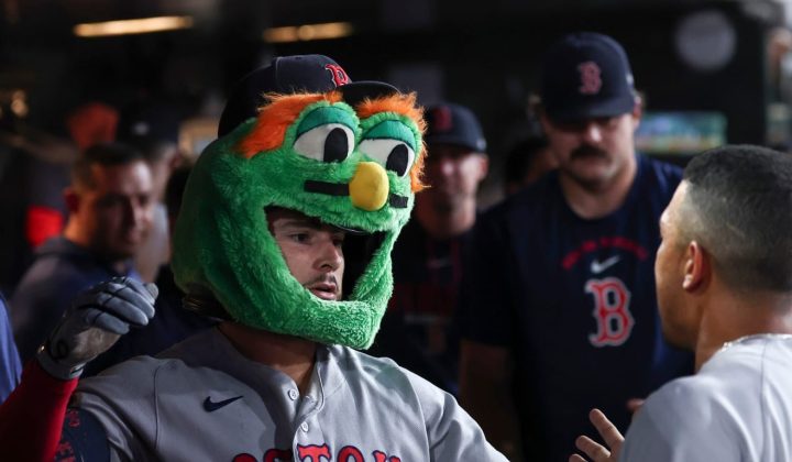Abreu and Contreras Back-to-Back Homers Power Red Sox Past Athletics, Extend Surge