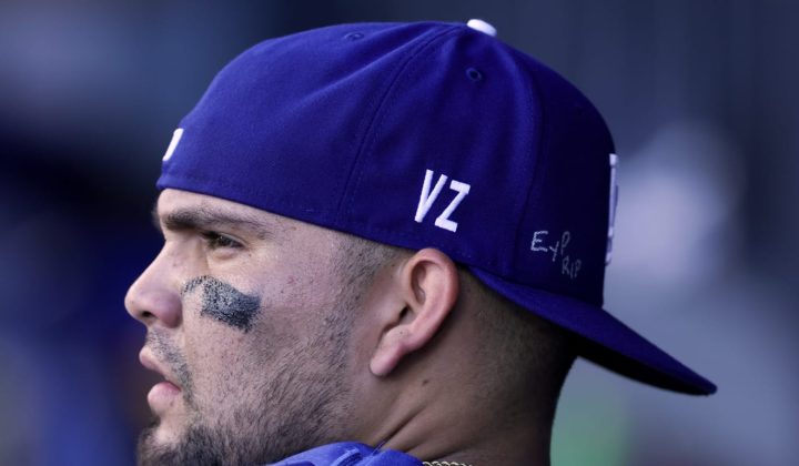 Eliezer Alfonzo Makes MLB Debut with Heavy Heart After Family Tragedy in Venezuela