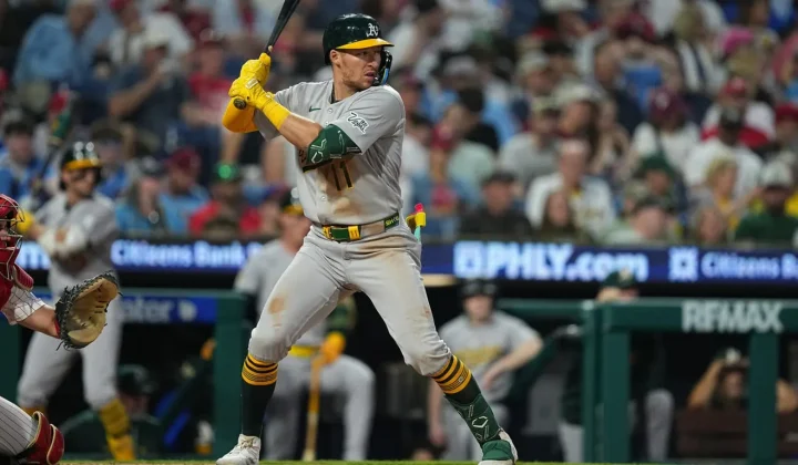 Red Sox Acquire Infielder Brett Harris from Athletics