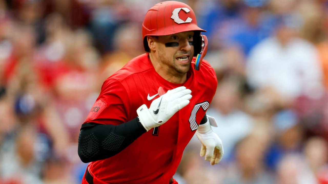 Reds place Spencer Steer on IL with wrist sprain, clouding his trade status ahead of deadline