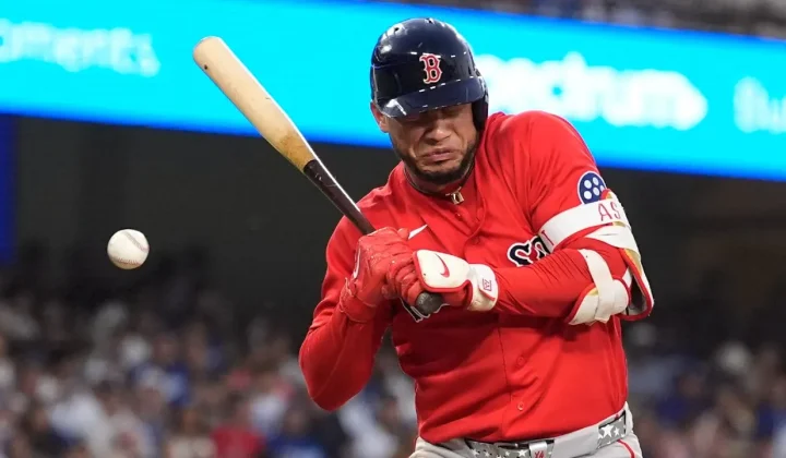 Willson Contreras back in Red Sox lineup for Dodgers finale after clearing concussion protocol