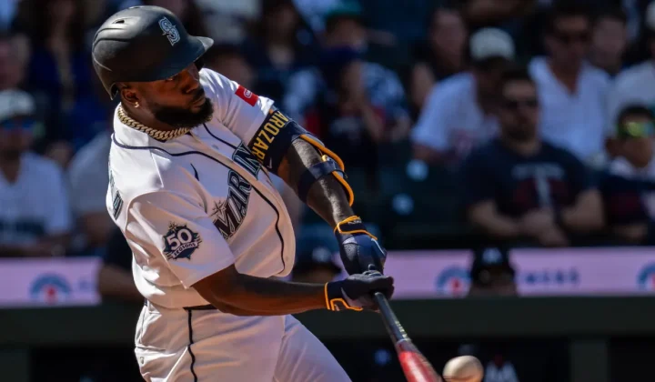 Mariners Edge Twins 4-3 to Halt Skid as MLB Deadline Nears