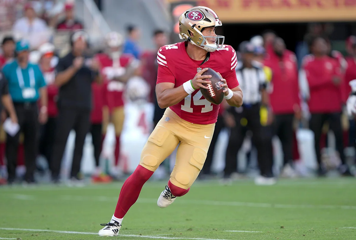 San Francisco 49ers sideline during a preseason game at Levi's Stadium