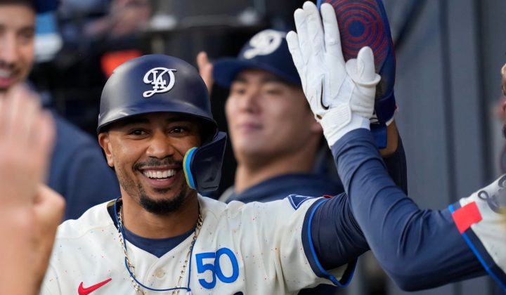 Mookie Betts Powers Dodgers Past Giants in Key Late-Season Win